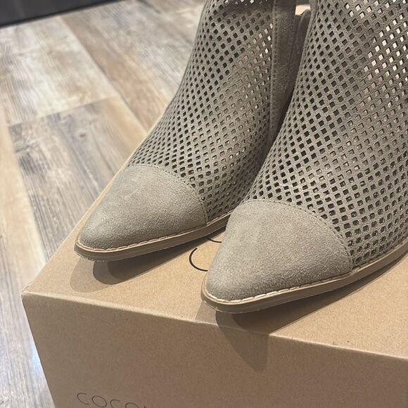 Coconuts by Matisse Call It Taupe slip on heeled mule SZ 8.5 - Picture 3 of 12